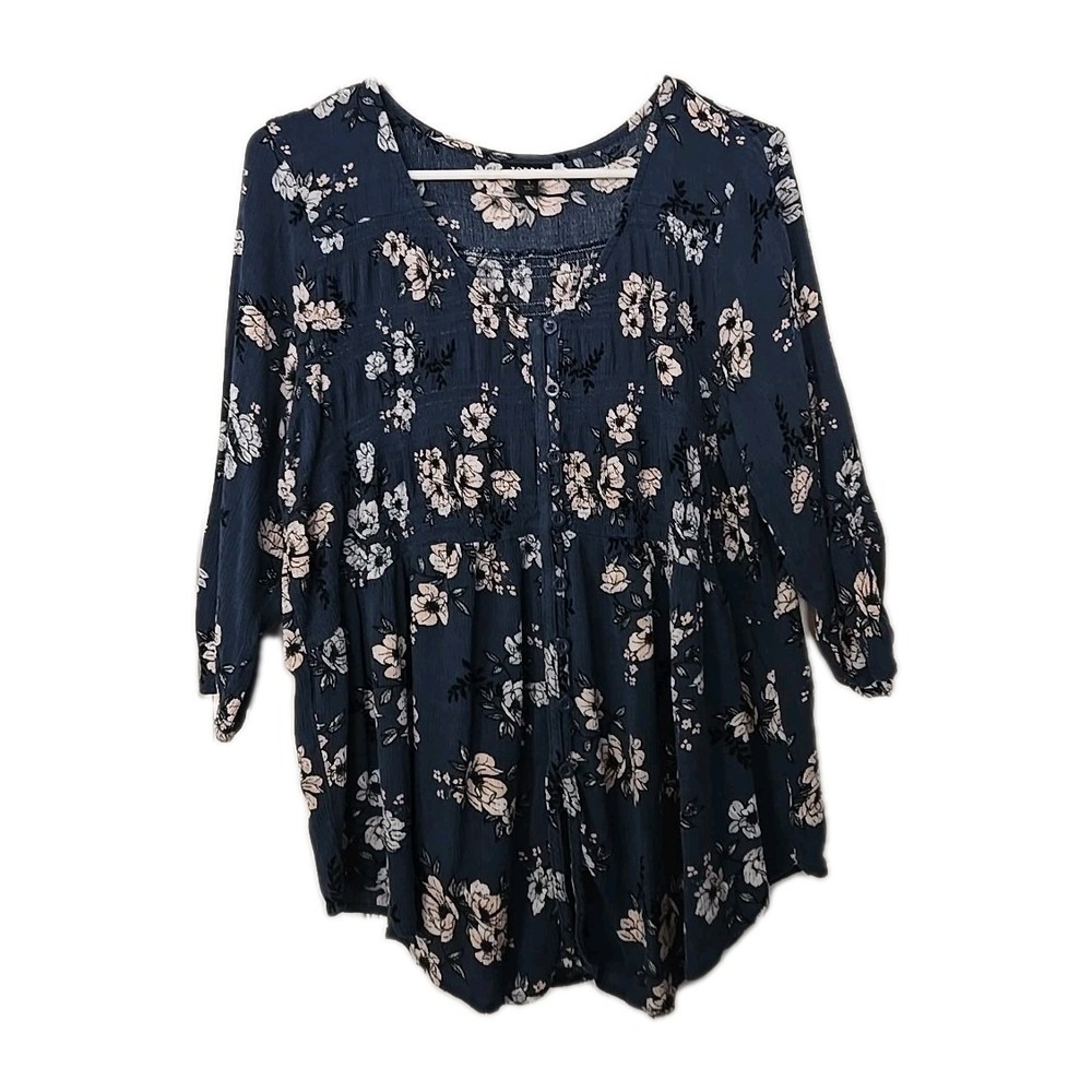 Torrid Womans‎ 3/4 Sleeve Blouse Blue Florial Size 1